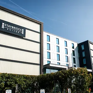 https://staybridge-suites-london-heathrow-bath-road.brighton-hotels-england.com