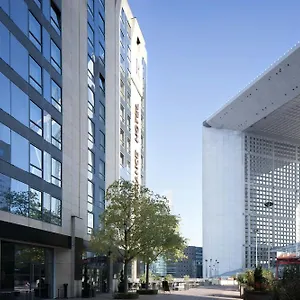 https://renaissance-paris-la-defense.fr-paris.fr